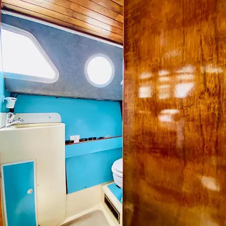 Boat-hotel Vcb Centre-ville